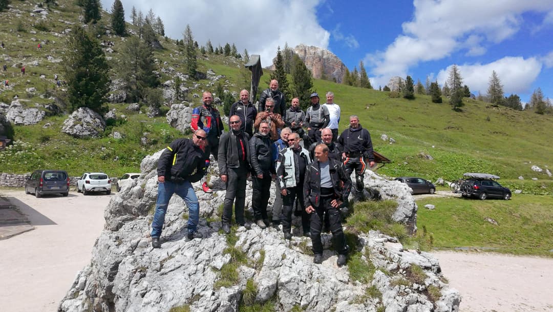 Immer „ganz oben“ zu stehen, gehört für die Dachdecker-Biker einfach dazu.