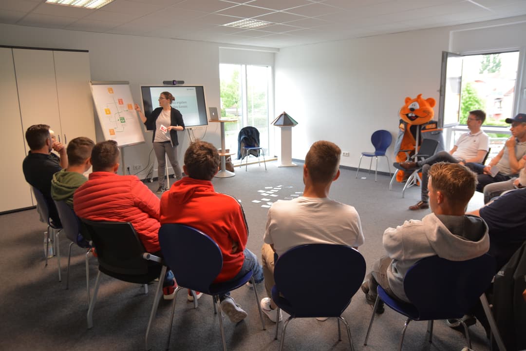 Unternehmenszukunft ist Teamarbeit. Am Anfang der Gemeinwohlbilanzierung steht die Information und Einbindung aller Mitarbeitenden in allen Entwicklungs- und Entscheidungsprozessen.