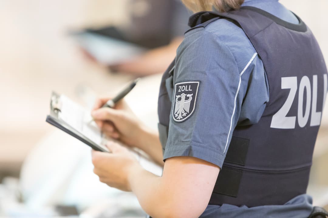 Auch bei Baustellenkontrollen kann sich die Frage stellen, ob eine Scheinselbstständigkeit vorliegt.