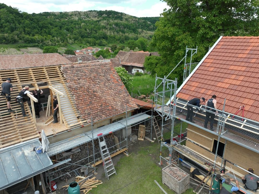 Auf der Baustelle ist Anpacken angesagt.