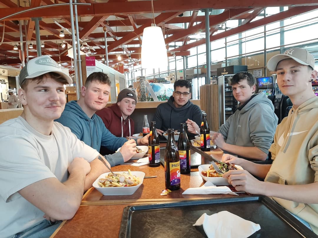 Ein zukünftiges Mittagessen gehört natürlich auch dazu.