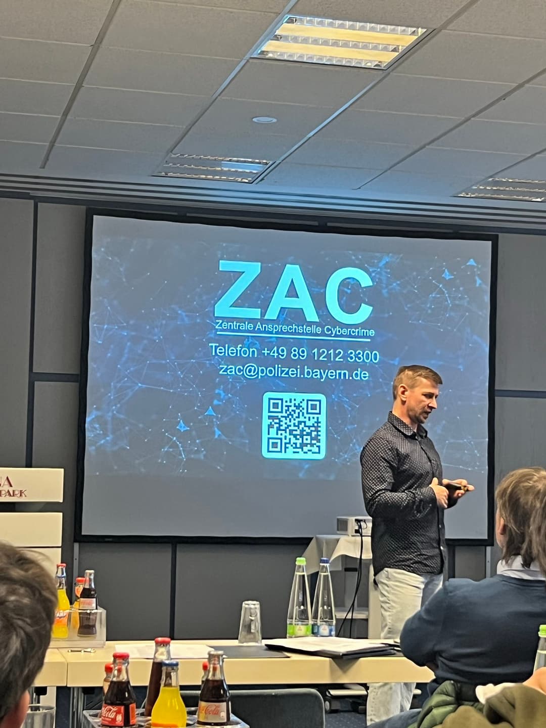 Cyber-Angriffe nehmen stetig zu. Auch kleine Betriebe sind nicht sicher davor, Ziel solcher Attacken zu werden.